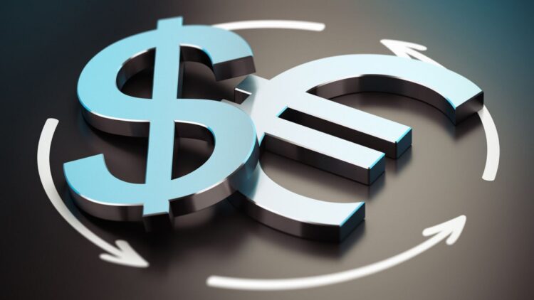 Analyst Predicts a Bad 2023 for USD and Euro Bank Reserves